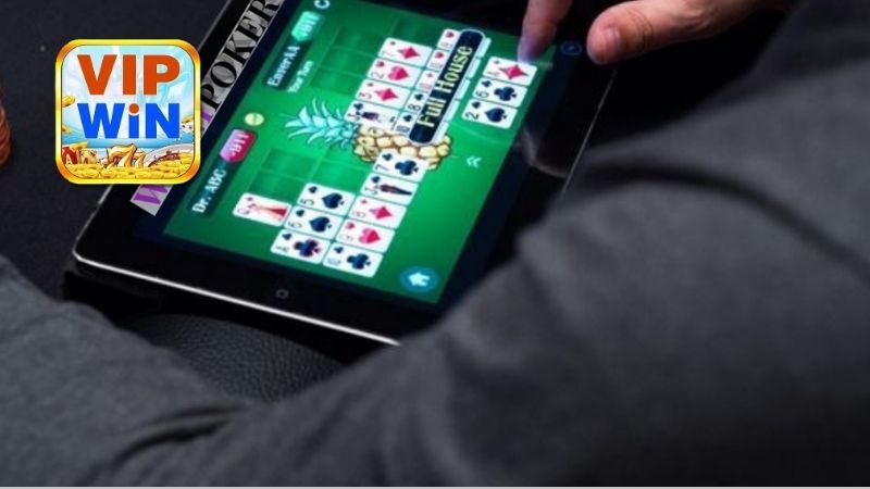 Những chiến thuật và mẹo chơi poker online hiệu quả